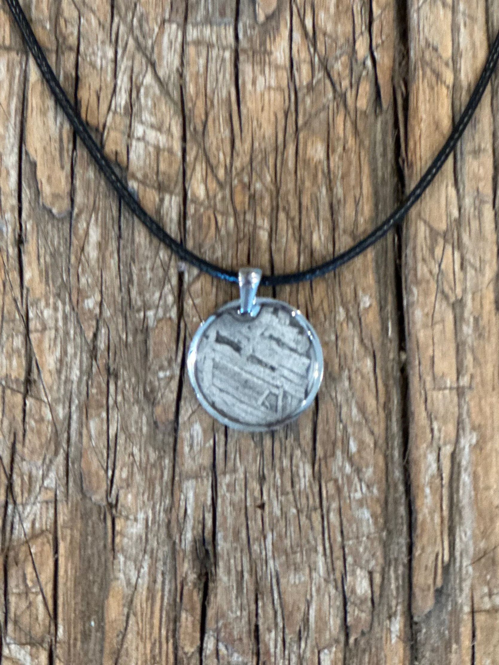 Aletai Meteorite necklace cicrle
